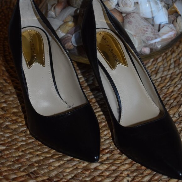 Marc Fisher Black Pumps Size 6 - Picture 6 of 6